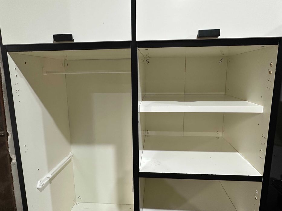 Dulap alb cu rafturi si bara de umerase; Raft; Dressing; Sifonier