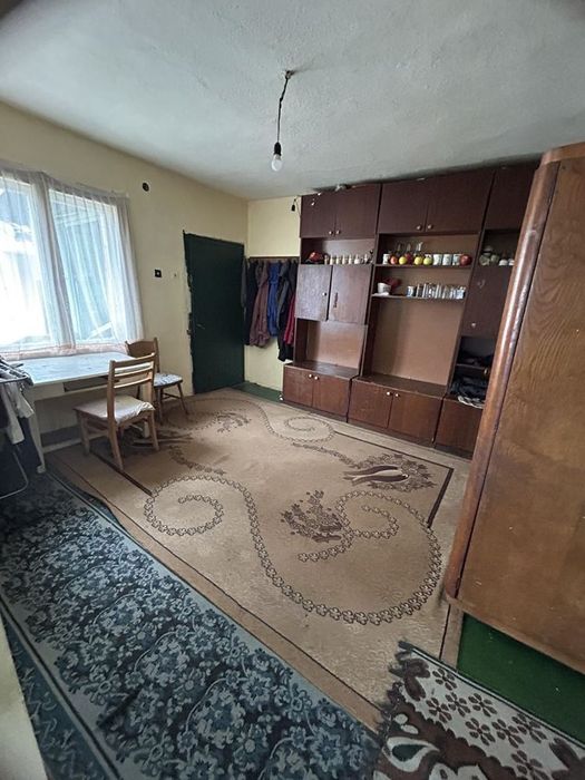 Двуетажна къща в гр. Бухово! Локация, осигуряваща спокойствие извън г