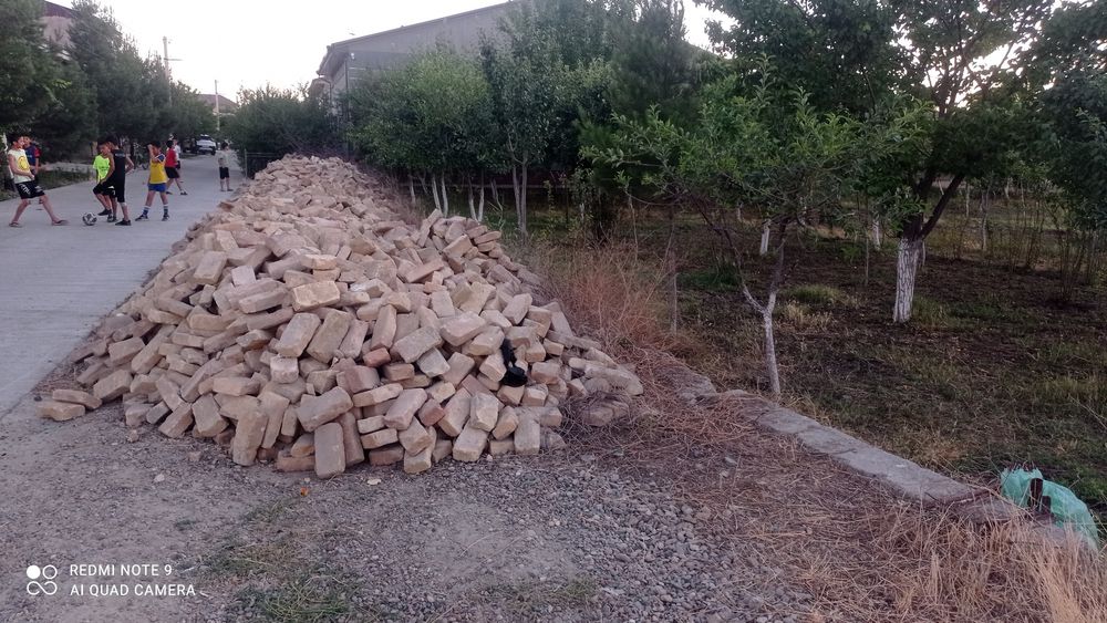 Продаётся кирпичи, в отличном состоянии