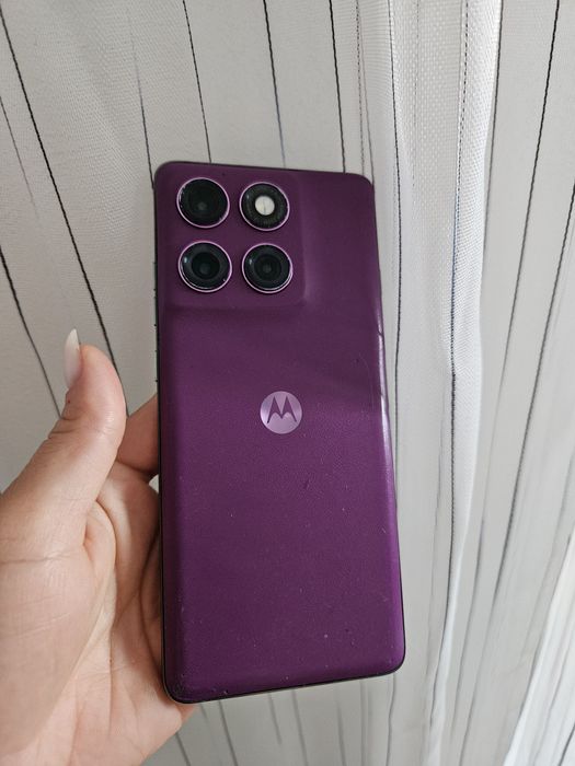 Telefonul este nou