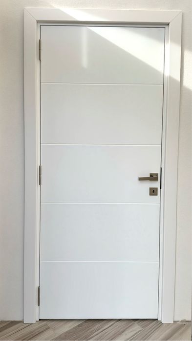 Интериорни врати Хоризонтална фризовка