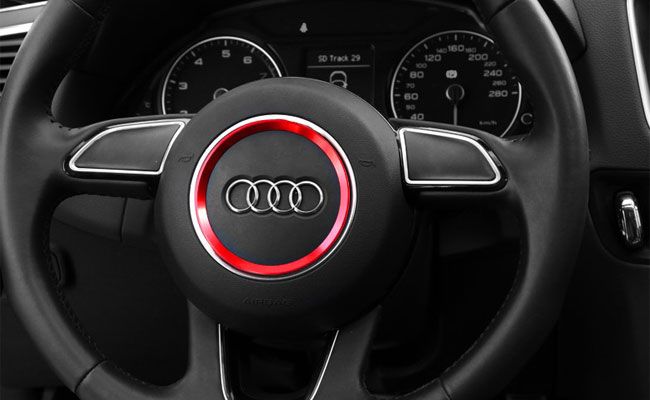 Ornament metalic rotund volan (rosu / albastru) - Audi (2 dimensiuni)