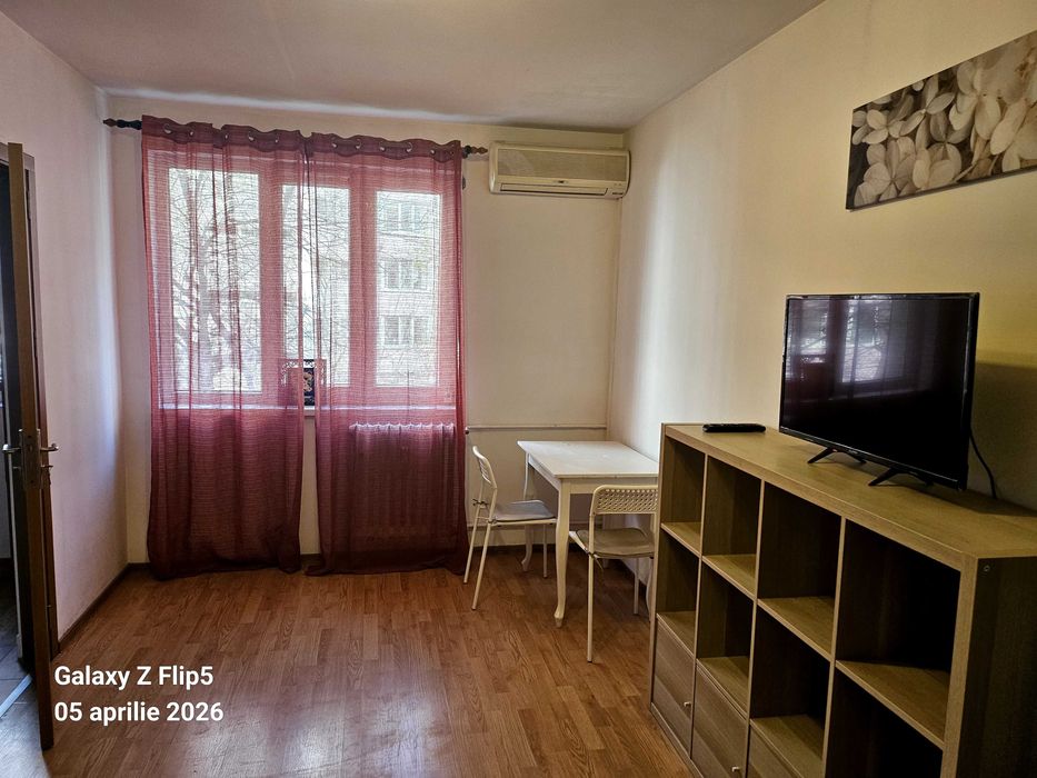 Proprietar ofer garsoniera spre închiriere