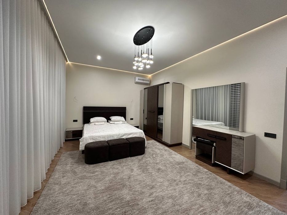 В элитном районе, в элитном доме, элитная квартира