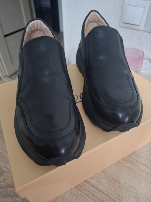 Стильные кожаные лоферы, новые