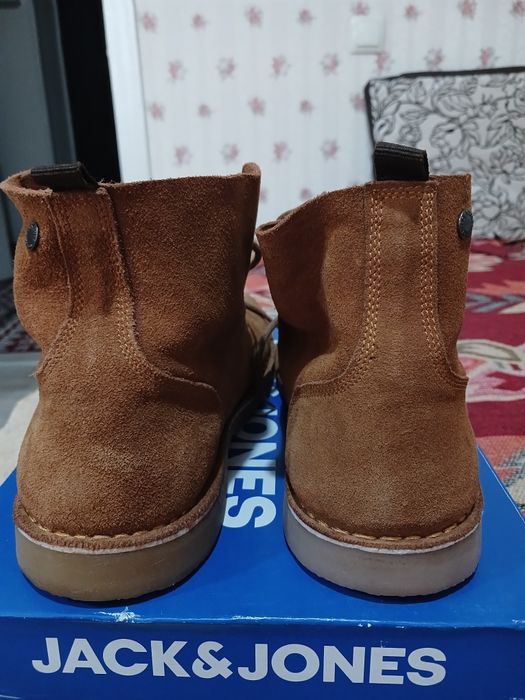 Замшевые ботинки