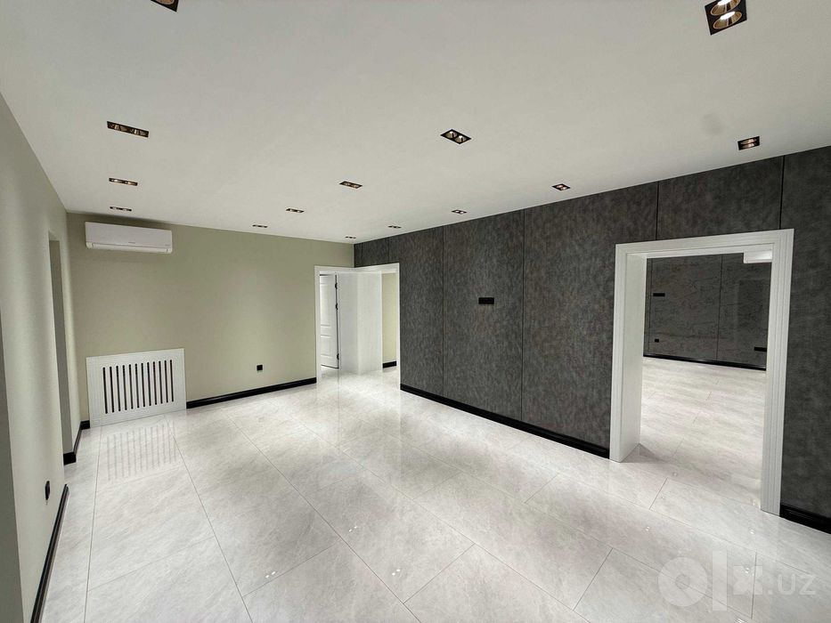 Аренда офиса 150 м² с ремонтом — 1 этаж, Дархан, Akay City