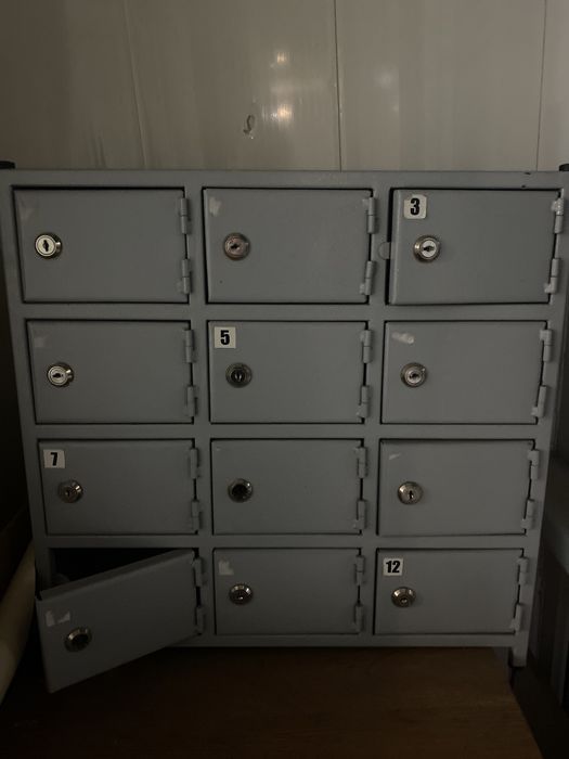 Продам сейф с ячейками