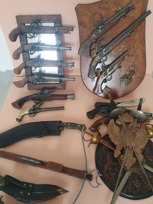 Pistoale,pusti panoplie etc