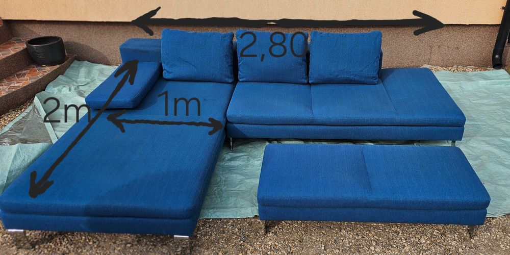 Colțar mare, modern cu o culoare deosebită.