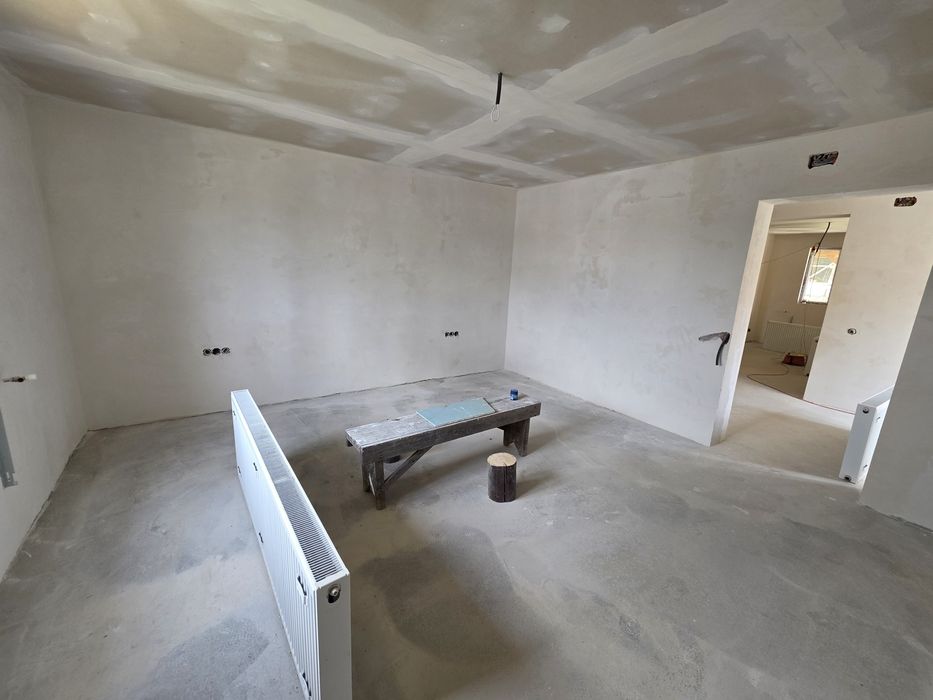 Vand casa la Belis, la principala, teren drept, 860mp!