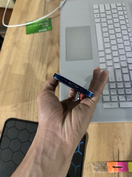 iphone 12 Mini.