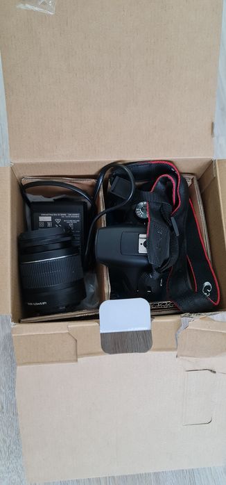 Aparat Foto Canon EOS2000