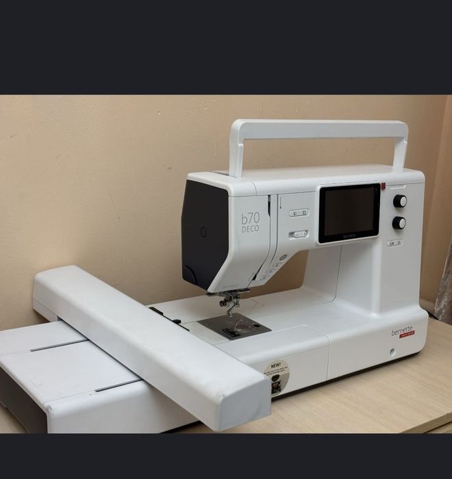 Машинка Bernette B70Deco вышевальная машина