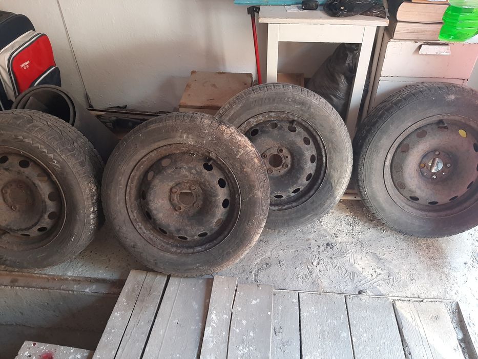 Roti R15 tabla cu cauciucuri iarna