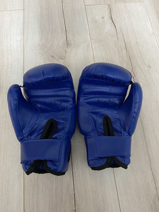 Боксерские перчатки