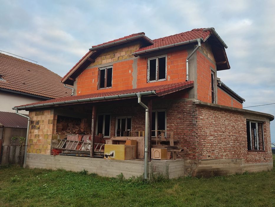 Casa de vanzare sura mica