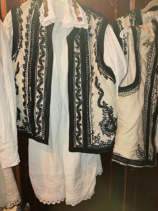 Ilice tradiționale și cămăși tradiționale