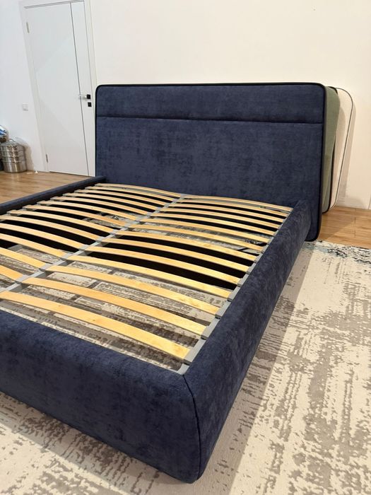 Спальный кровать