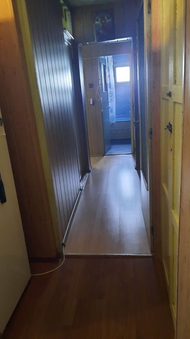 Vând apartament 3 camere decomandat zona Vișoi