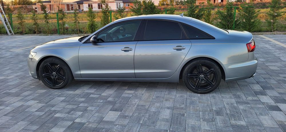 Vând Audi A6 2012