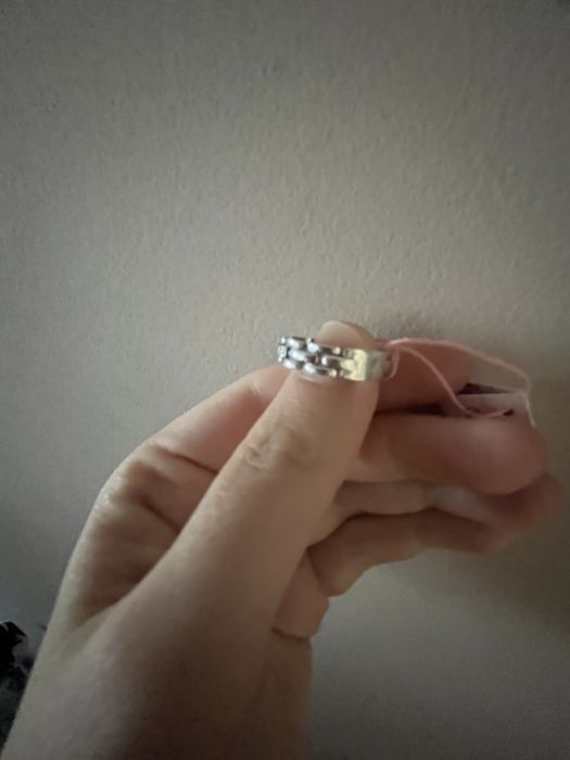 Сребърен пръстен с циркони