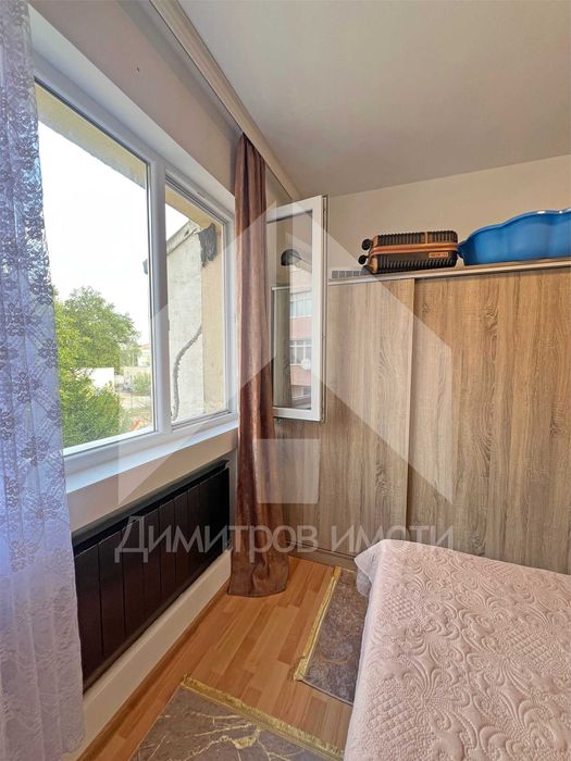 Продава двустаен апартамент готов за живеене - гр. Вълчи дол. Център.