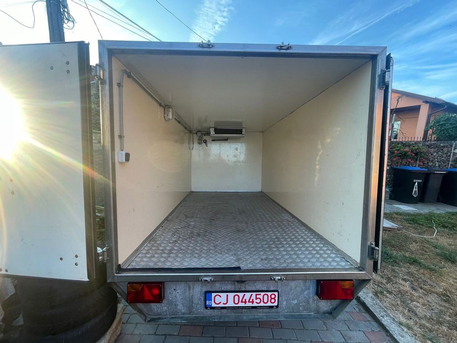 Vand  (cub/boxa/camera frig izoterma) frigorifica