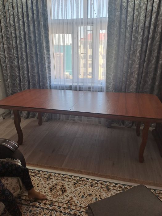 Стол для зала состоян е отличное