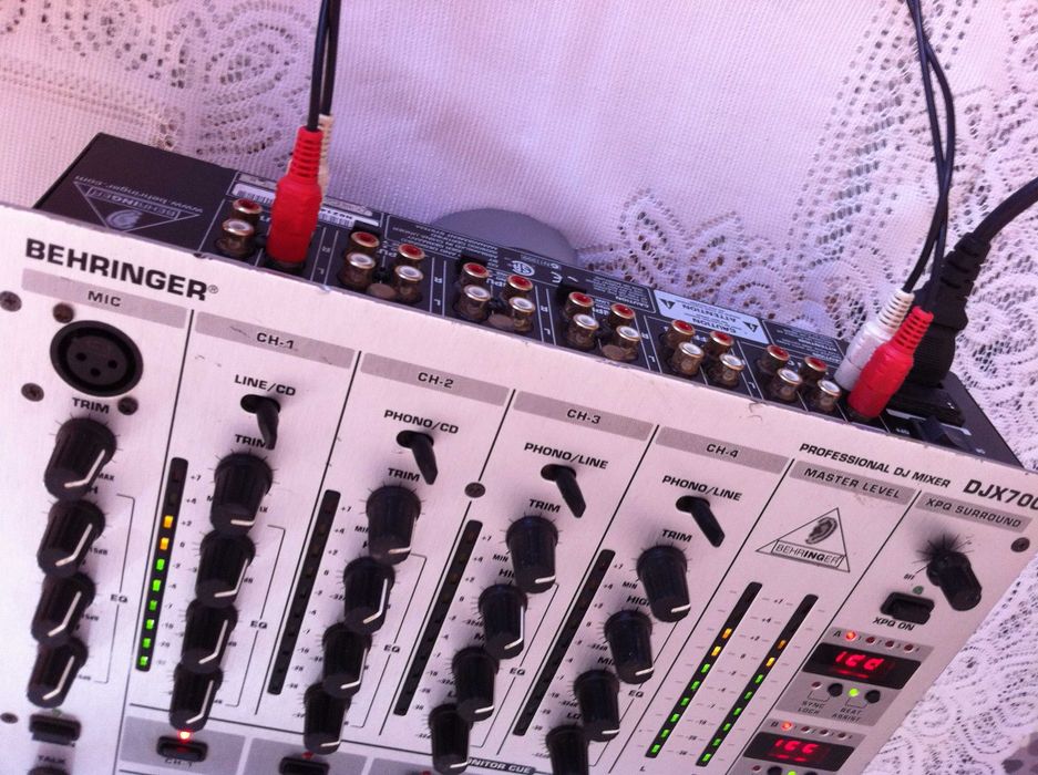 Behringer Pro Mixer DJX700