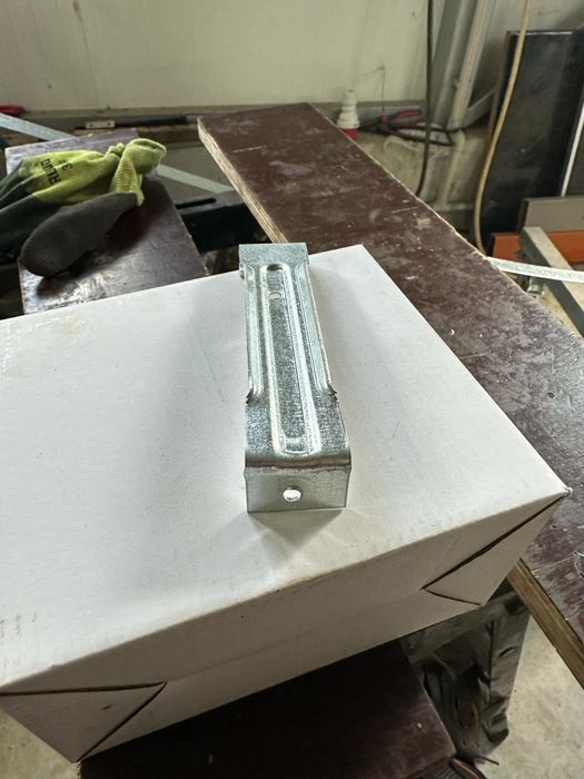 Скоби конзоли и капачки тапи  за американски  улуци