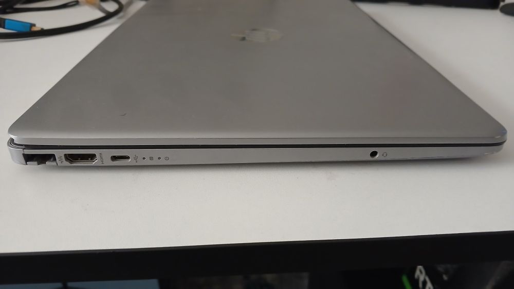 HP 2gb noutbuk .
