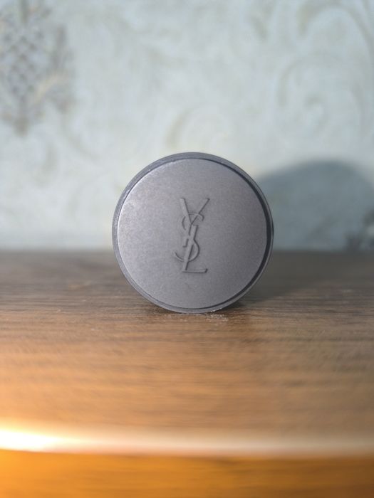 Ysl 37 Rue de Bellechasse