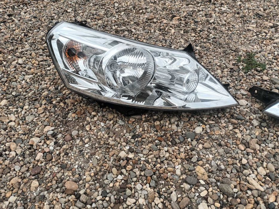 ляв и десен фар за фиат скудо пежо експерт ситроен джъмпи