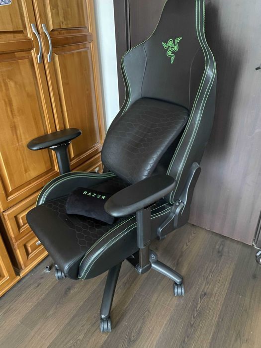 Геймърски стол Razer Iskur – черен/зелен, гаранция до 11.2026