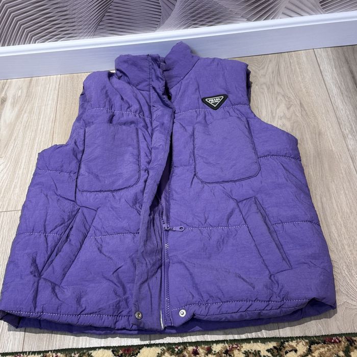 Женская одежда желетка безрукавка