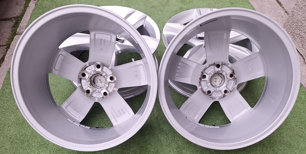 Продавам 4бр оригинални 17-ки джанти за Фолксваген Тигуан, Пасат, Голф