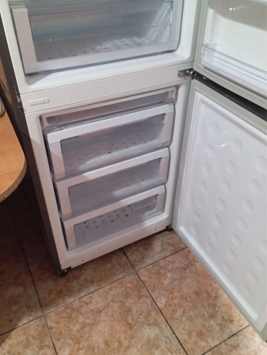 Холодильник Samsung