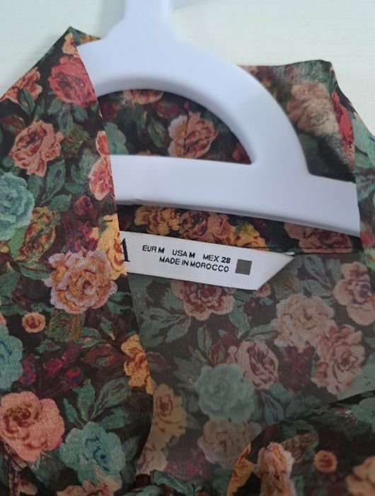 Флорална рокля Zara