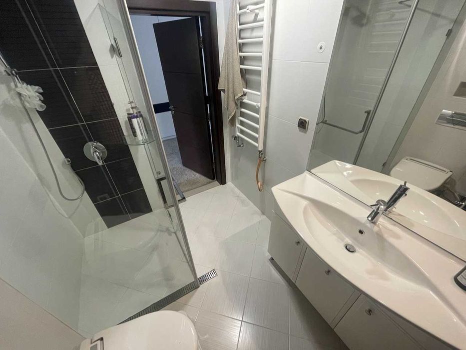 Дава се под наем Тристаен апартамент в София, Център - 90 кв.м за 1400 € - Снимка #5