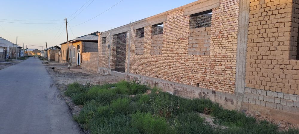 qurilishi tugallanmagan Xovli sotiladi qavali maxallasi erielni orqasi