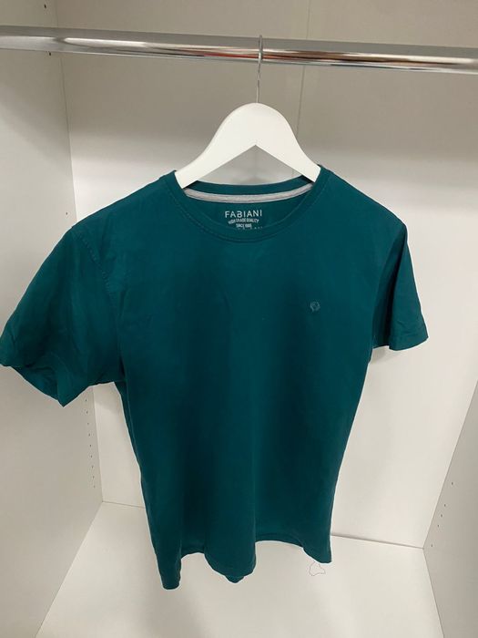 Продам новую оригинальную футболку Fabianii
