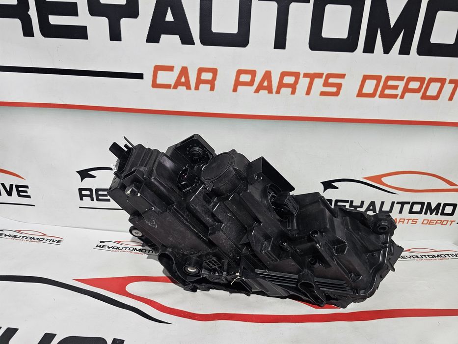 Far stanga led Lamborghini Urus cod 4ML941035C avariat