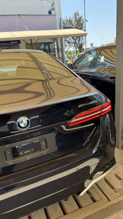 Bmw i5 40L monitorli