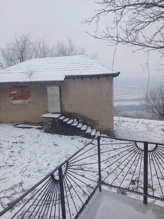 Къща на час от София