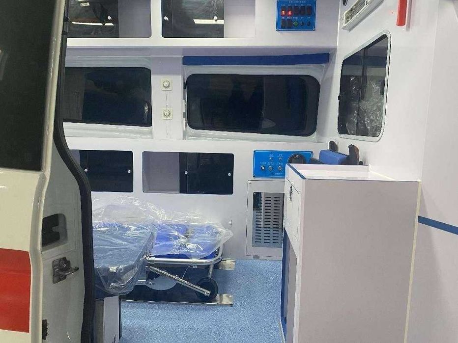 Машина скорой помощи Ford Transit Ambulance. Цена с растможкой