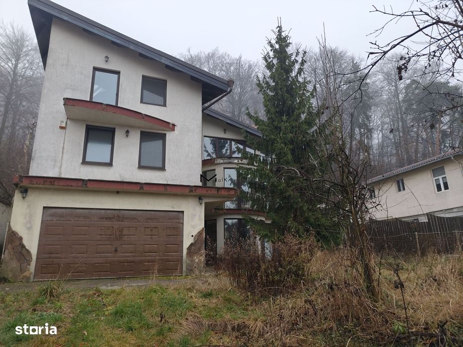 Proprietate amplă cu două case și teren generos, Brașov – str. Cariere