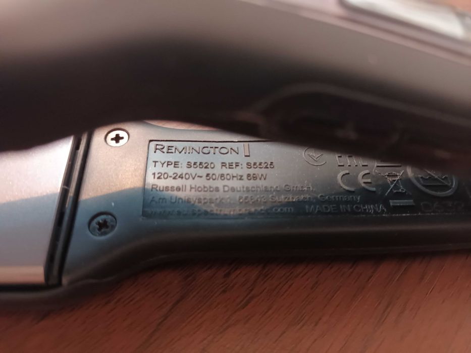 Преса за коса REMINGTON перфектно работеща