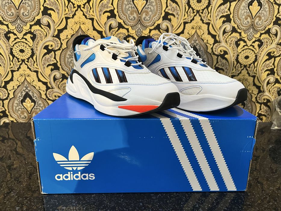 Продам оригинал  кроссы адидас