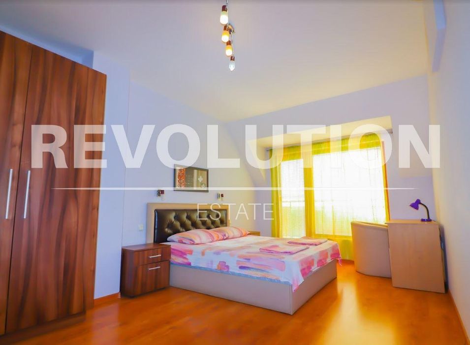 Дава се под наем Четиристаен апартамент в Варна, Център - 120 кв.м за 1196.97 € - Снимка #3